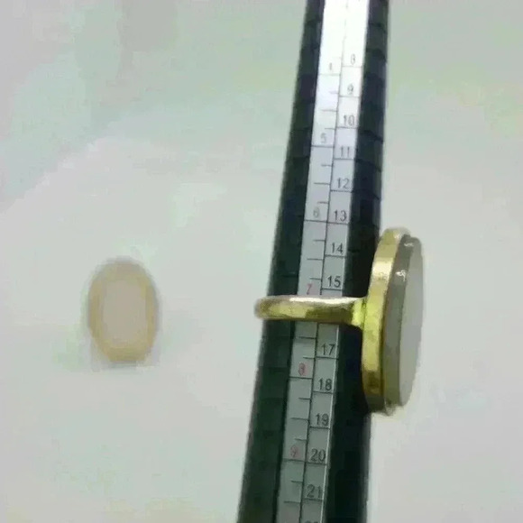 Vintage Gold-toned rose quartz light gree jade stone rings size 7 and si… - Picture 13 of 17